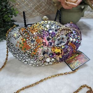 NWT Swarovski Crystal Blingy Clam Shell Bag